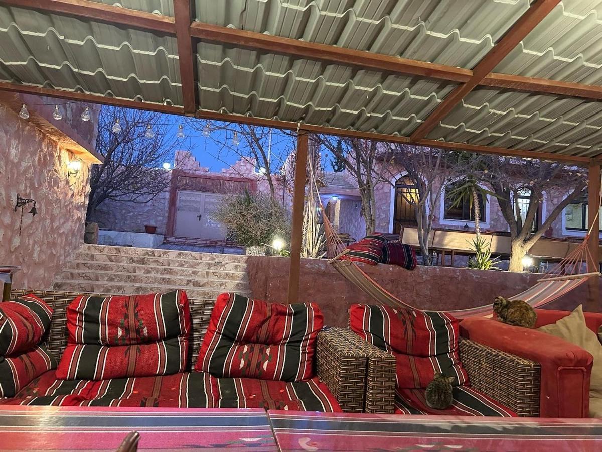 Guest House Attallah Wadi Musa Exterior photo